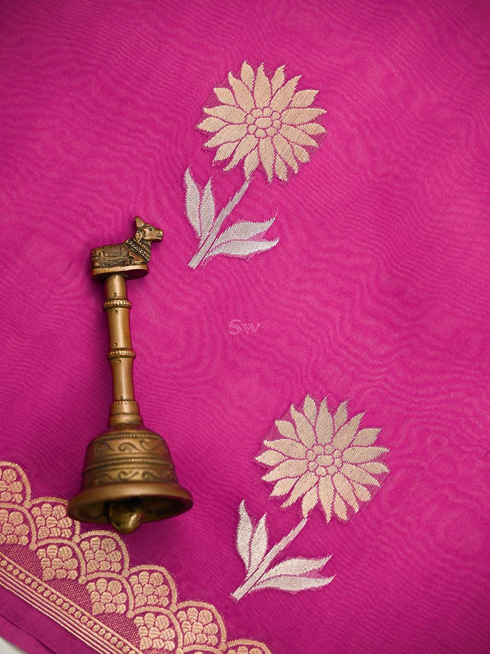 Magenta Boota Organza Handloom Banarasi Saree - Sacred Weaves