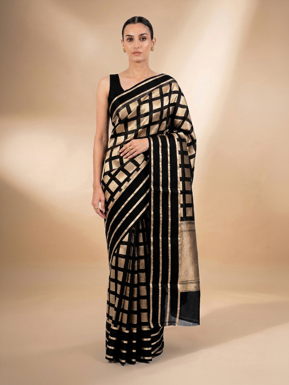 Black Boota Organza Handloom Banarasi Saree - Sacred Weaves