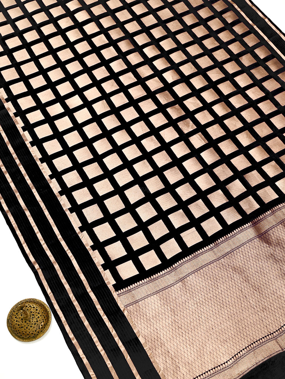 Black Boota Organza Handloom Banarasi Saree - Sacred Weaves