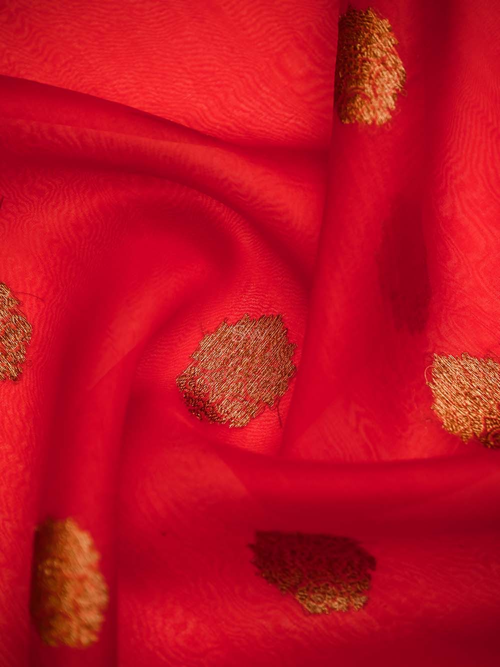 Red Organza Silk Handloom Banarasi Saree - Sacred Weaves