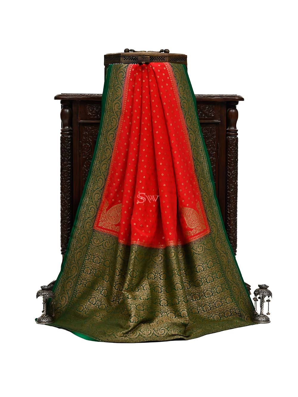 Red Crepe Silk Booti Handloom Banarasi Saree - Sacred Weaves