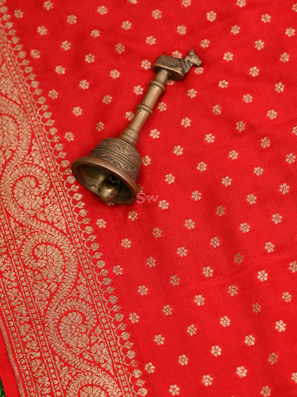 Red Crepe Silk Booti Handloom Banarasi Saree - Sacred Weaves