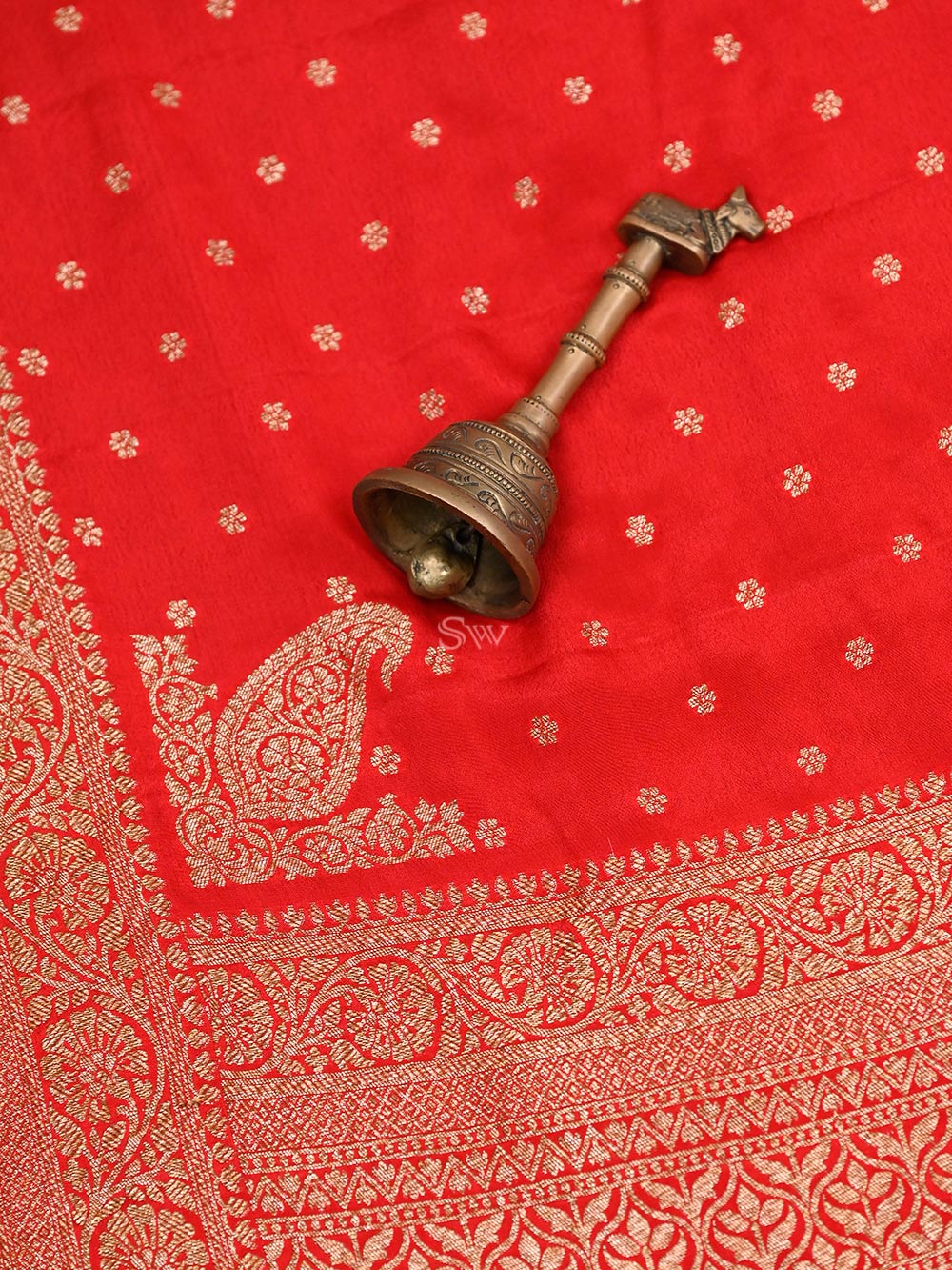 Red Crepe Silk Booti Handloom Banarasi Saree - Sacred Weaves