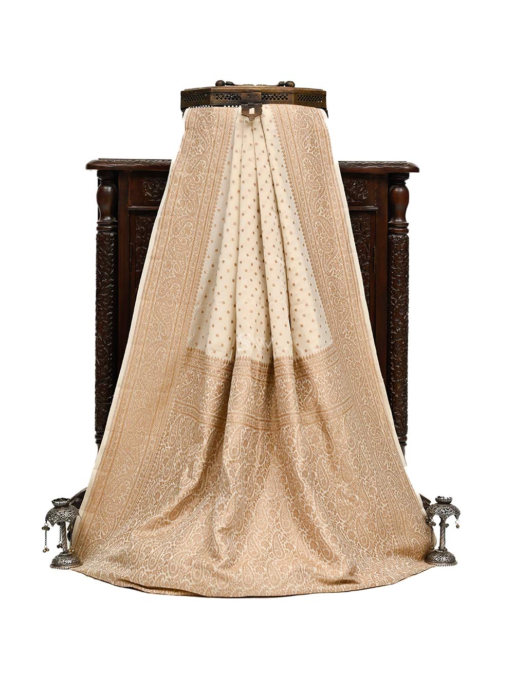 Off-White Crepe Silk Booti Handloom Banarasi Saree - Sacred Weaves