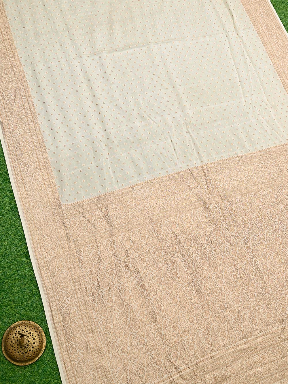 Off-White Crepe Silk Booti Handloom Banarasi Saree - Sacred Weaves