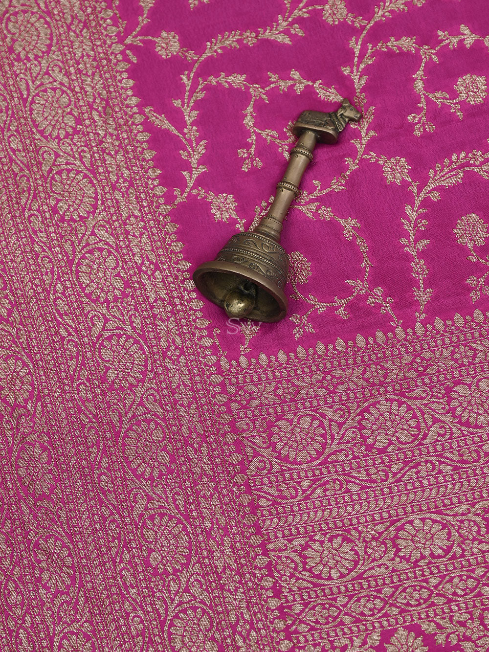 Magenta Jaal Crepe Silk Handloom Banarasi Saree - Sacred Weaves