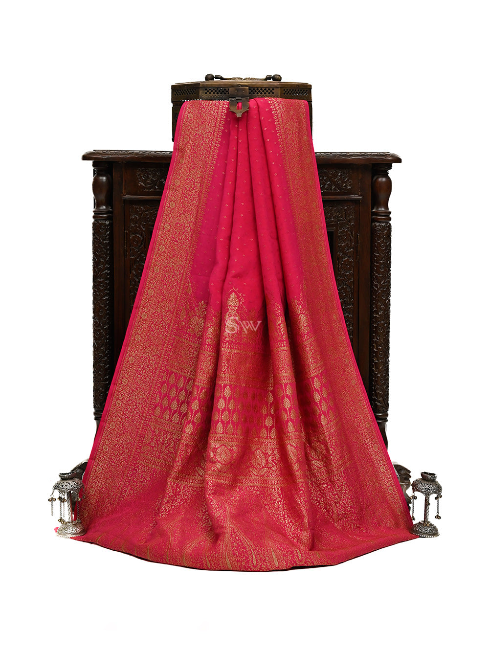 Magenta Crepe Silk Booti Handloom Banarasi Saree - Sacred Weaves