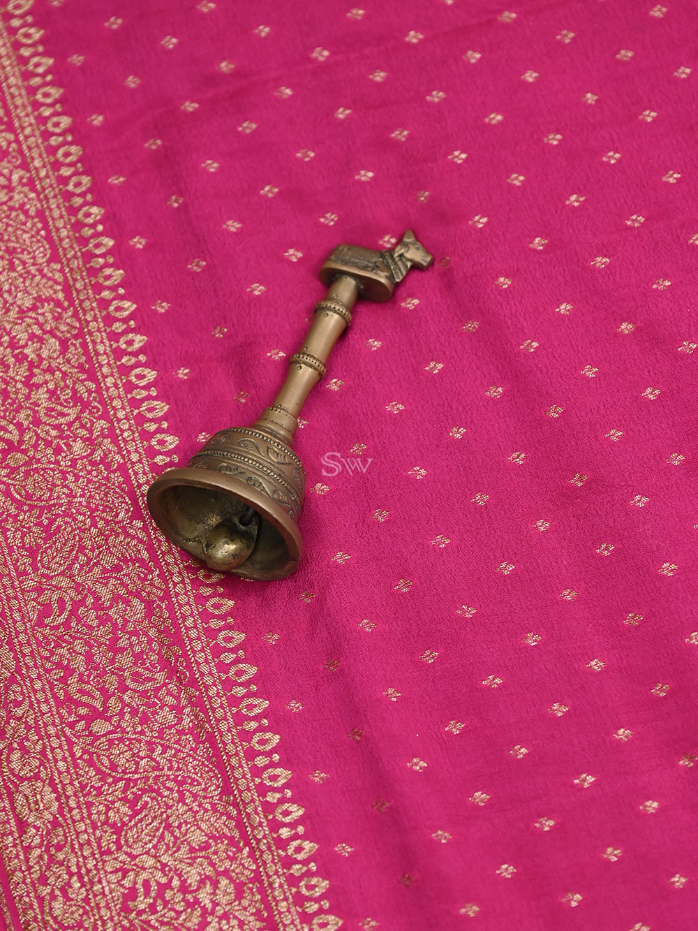 Magenta Crepe Silk Booti Handloom Banarasi Saree - Sacred Weaves