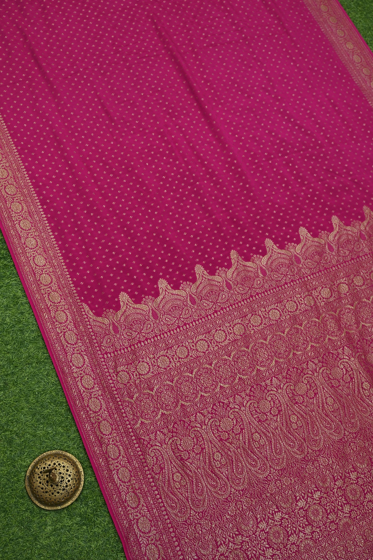Magenta Booti Crepe Silk Handloom Banarasi Saree - Sacred Weaves