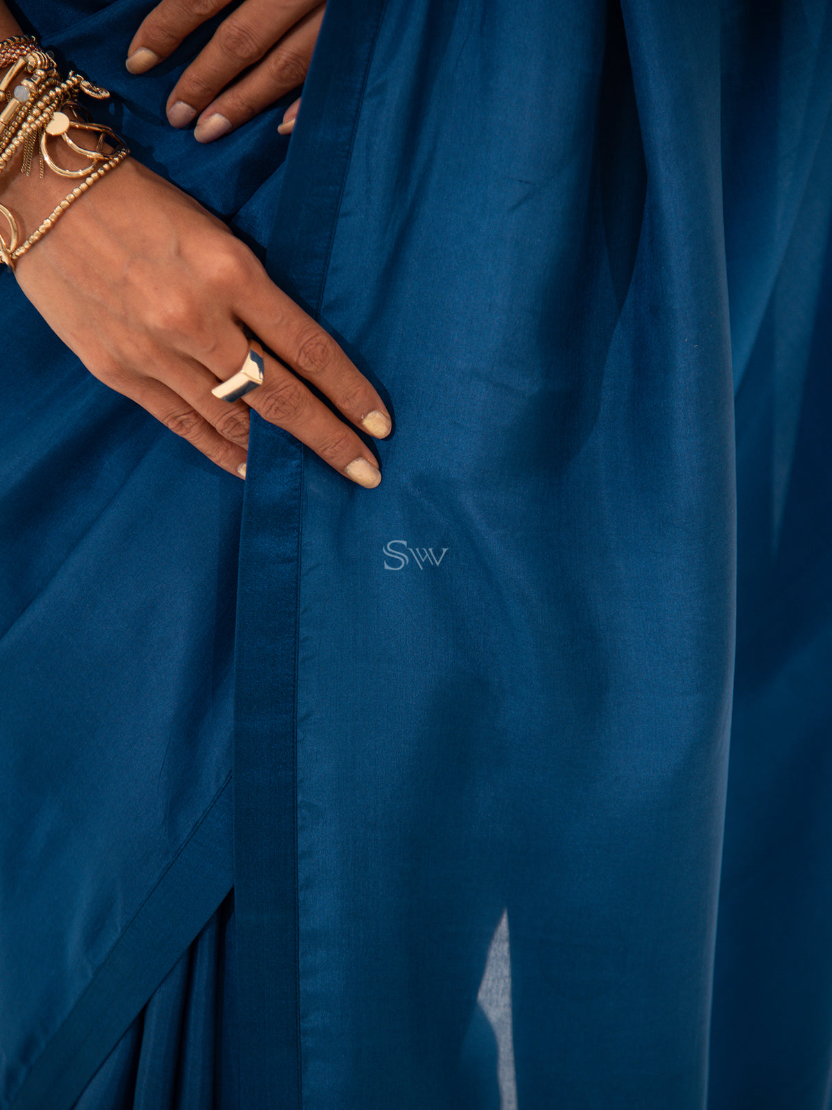 Midnight Blue Plain Silk Handloom Saree - Sacred Weaves