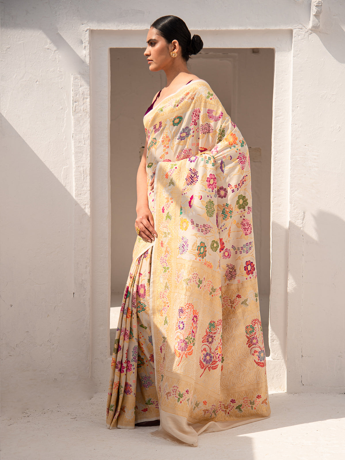 White Tussar Georgette Handloom Banarasi Saree - Sacred Weaves