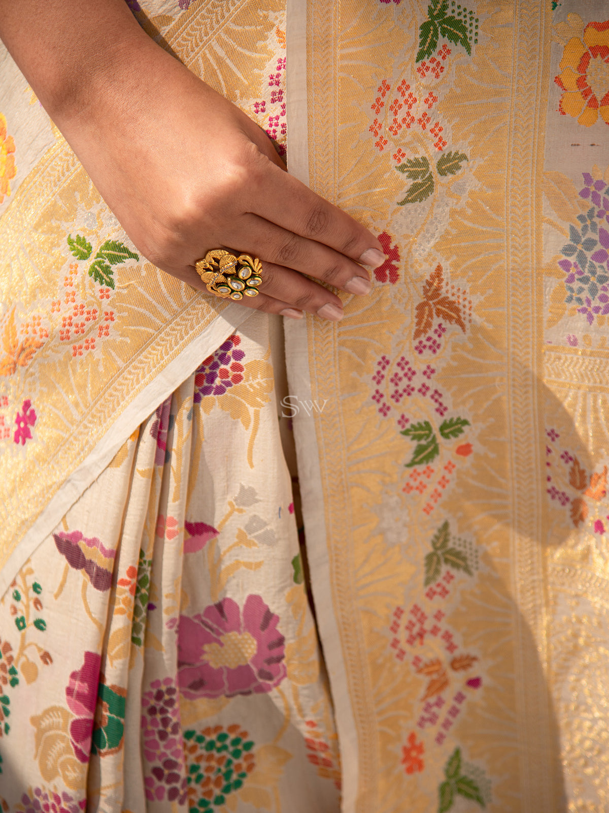 White Tussar Georgette Handloom Banarasi Saree - Sacred Weaves