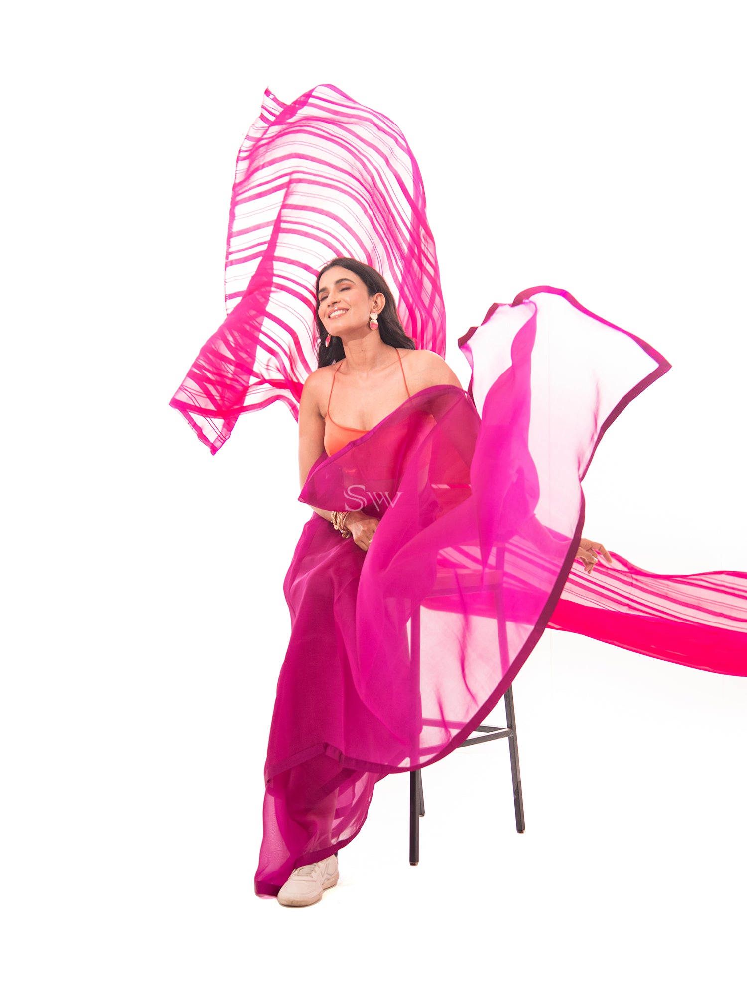 Dark Magenta Plain Organza Handloom Saree - Sacred Weaves
