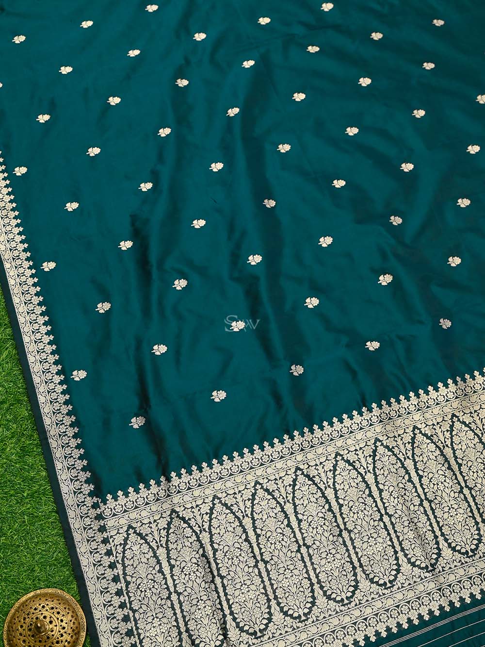 Deep Teal Booti Katan Silk Handloom Banarasi Dupatta