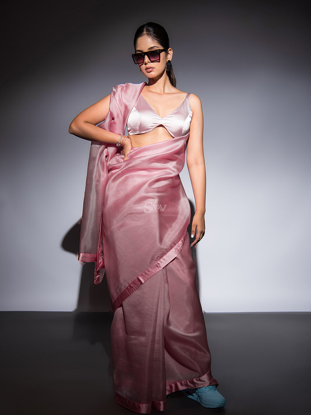 Dusty Pink Plain Organza Handloom Saree - Sacred Weaves