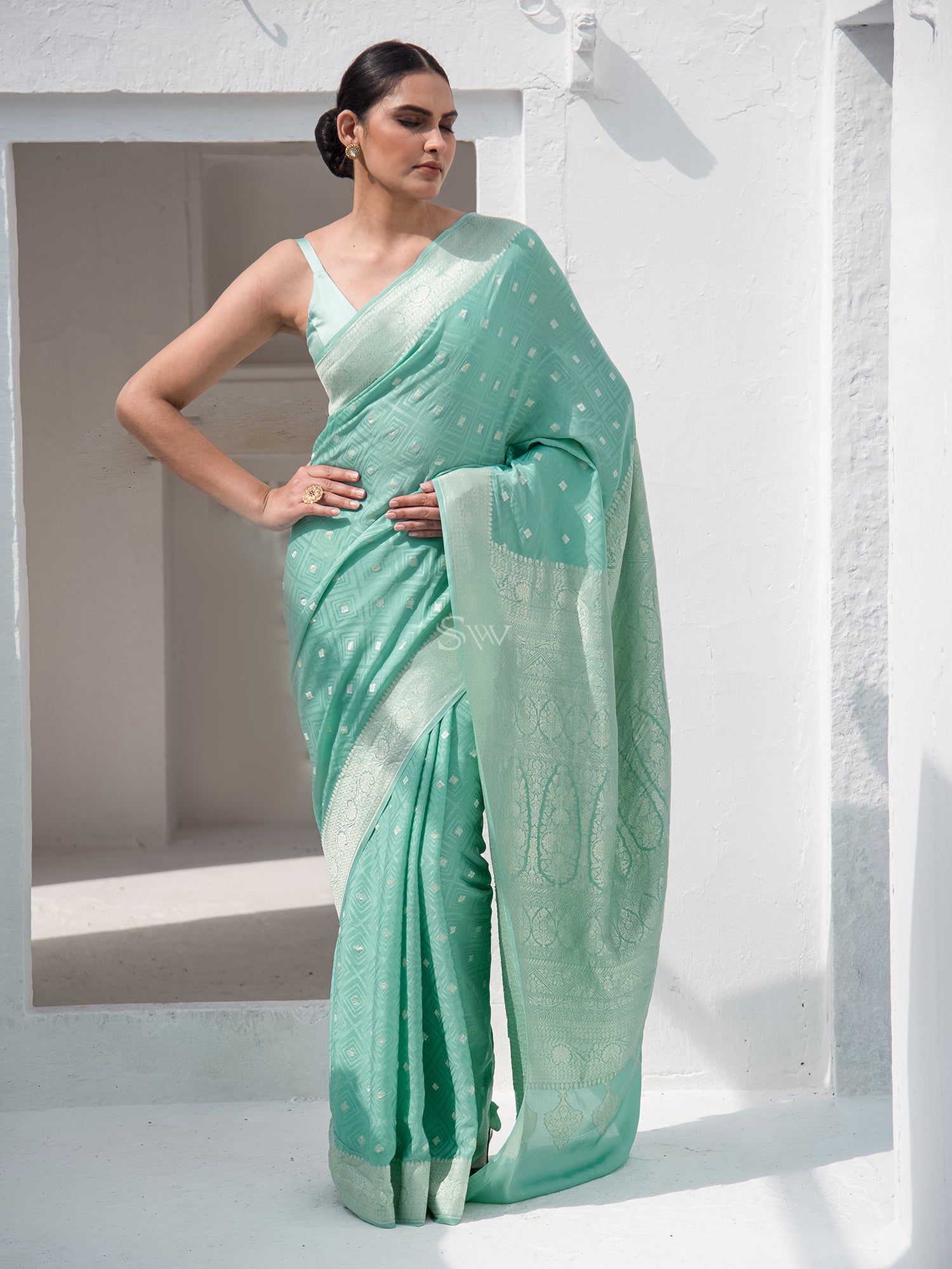 Aqua Green Crepe Silk Handloom Banarasi Saree - Sacred Weaves