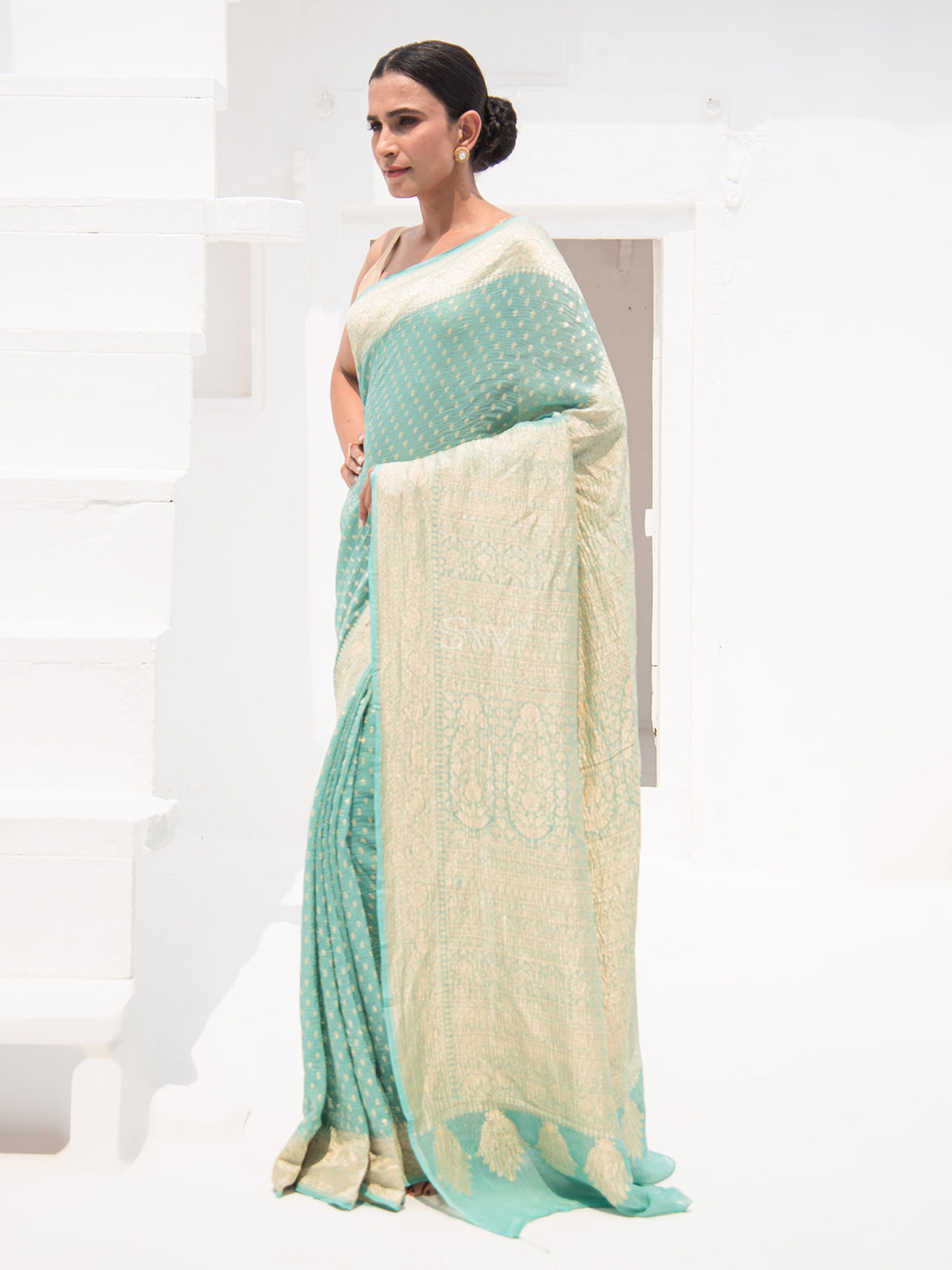 Aqua Green Crush Tissue Silk Handloom Banarasi Saree - Sacred Weaves