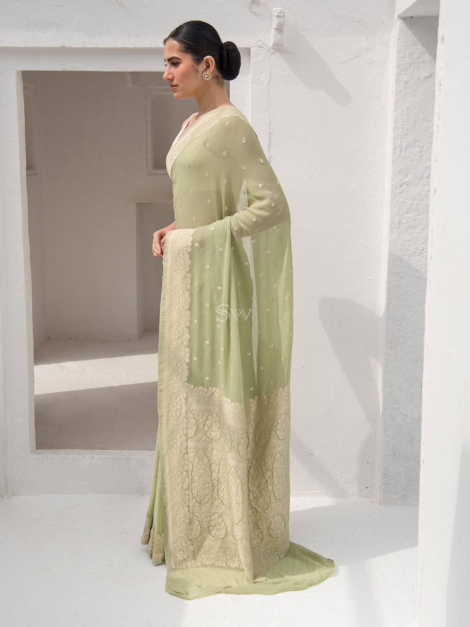 Moss Green Crepe Silk Handloom Banarasi Saree - Sacred Weaves