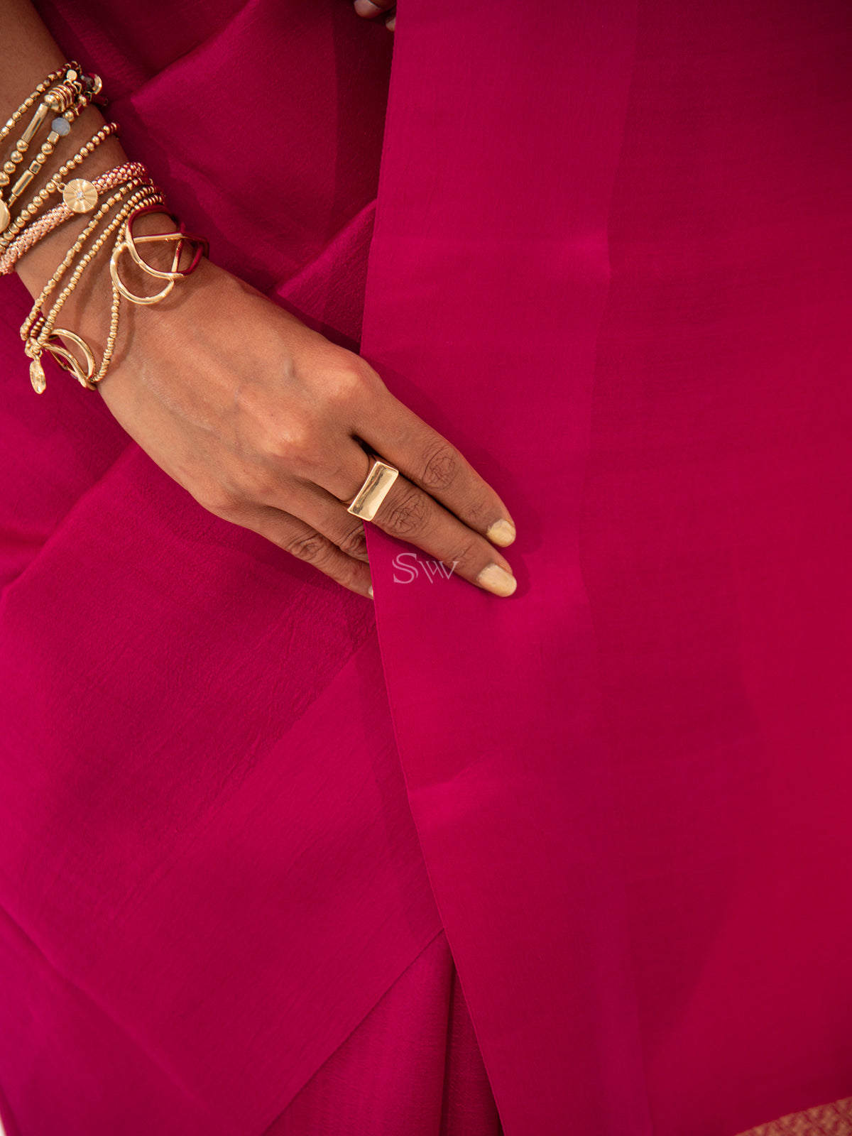 Dark Pink Plain Silk Handloom Saree - Sacred Weaves