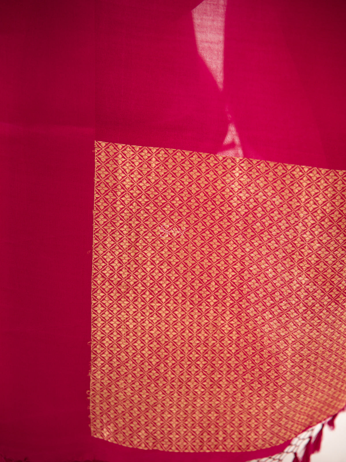 Dark Pink Plain Silk Handloom Saree - Sacred Weaves