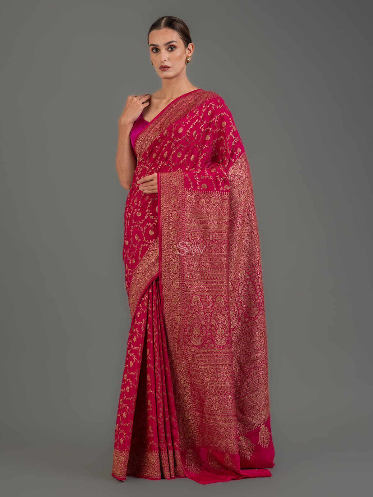 Magenta Jaal Crepe Silk Handloom Banarasi Saree