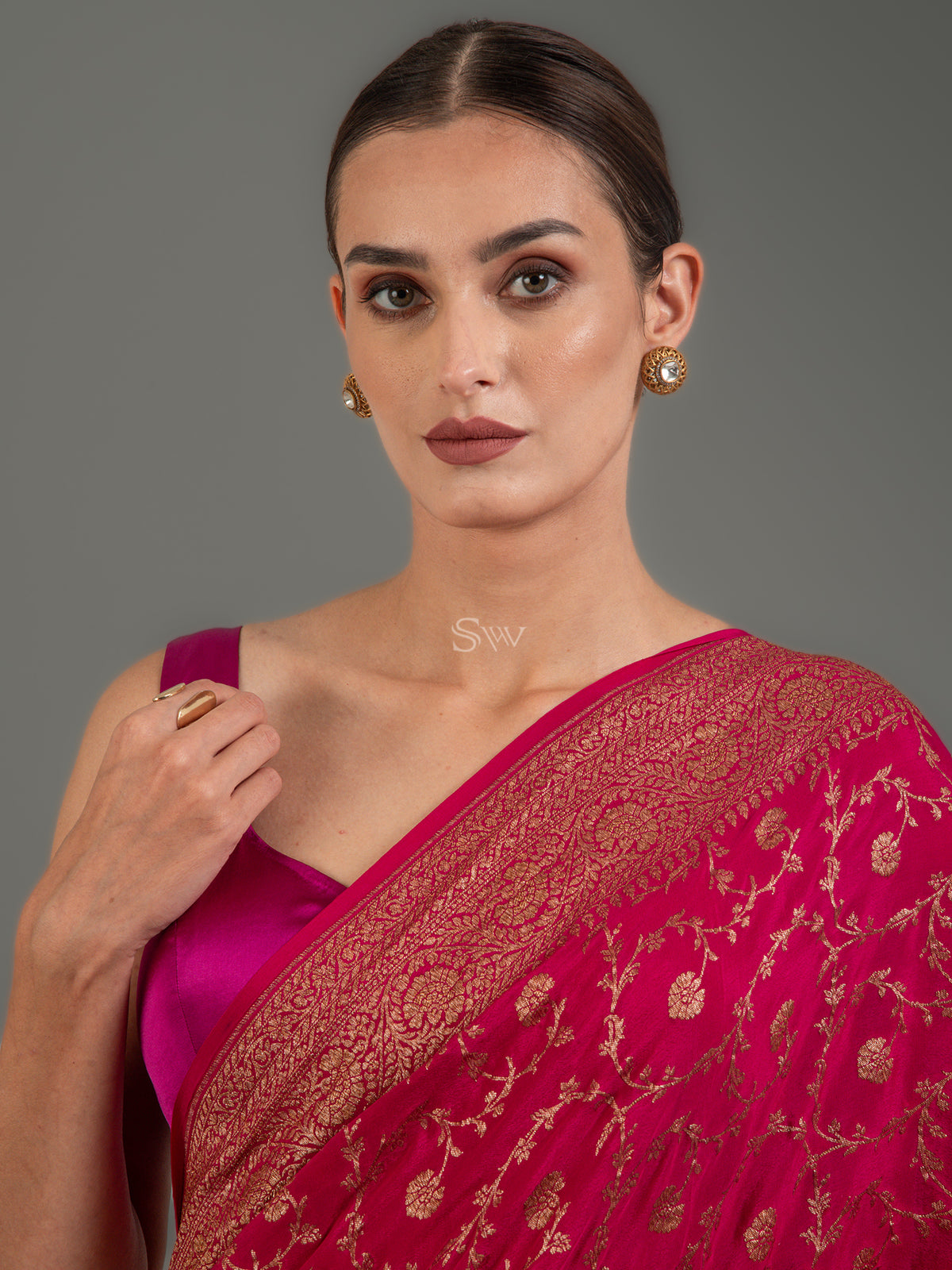Magenta Jaal Crepe Silk Handloom Banarasi Saree