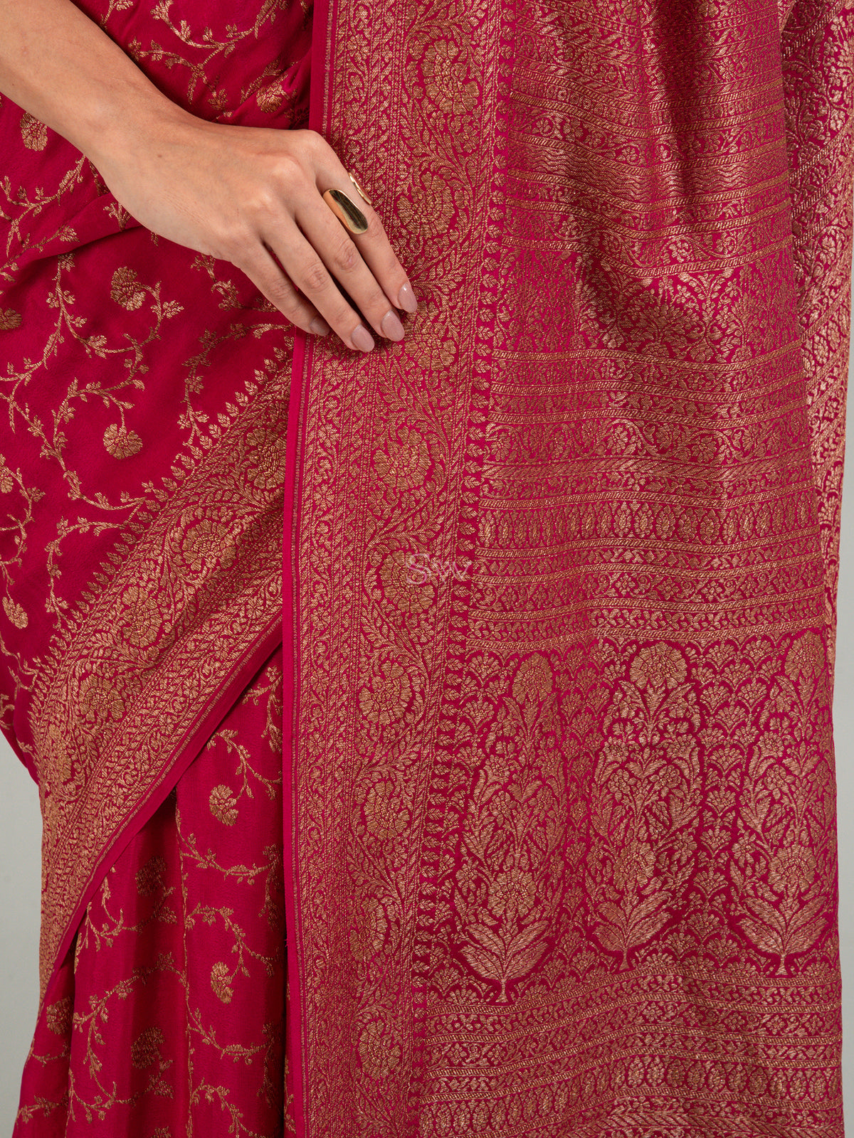 Magenta Jaal Crepe Silk Handloom Banarasi Saree