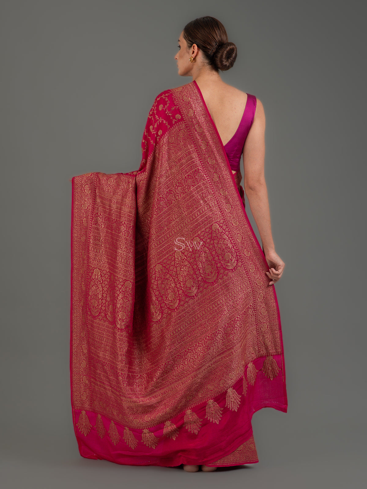 Magenta Jaal Crepe Silk Handloom Banarasi Saree