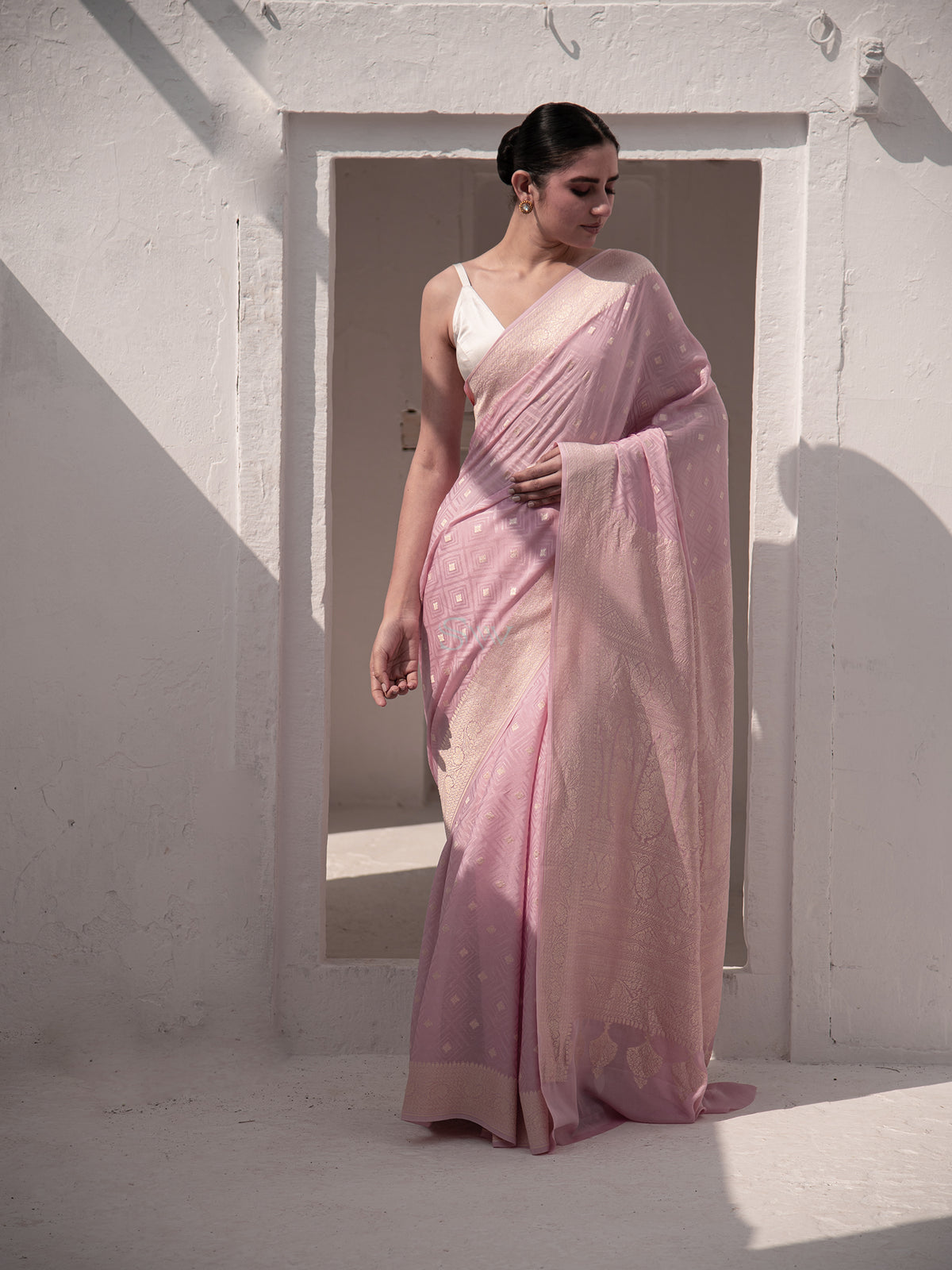 Pastel Mauve Crepe Silk Handloom Banarasi Saree
