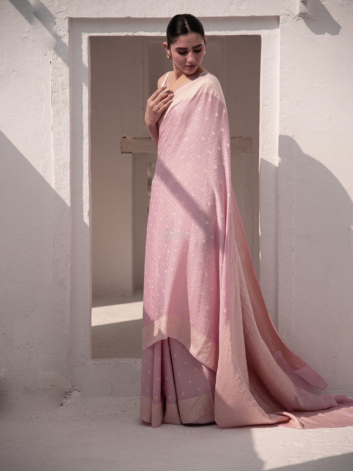 Pastel Mauve Crepe Silk Handloom Banarasi Saree