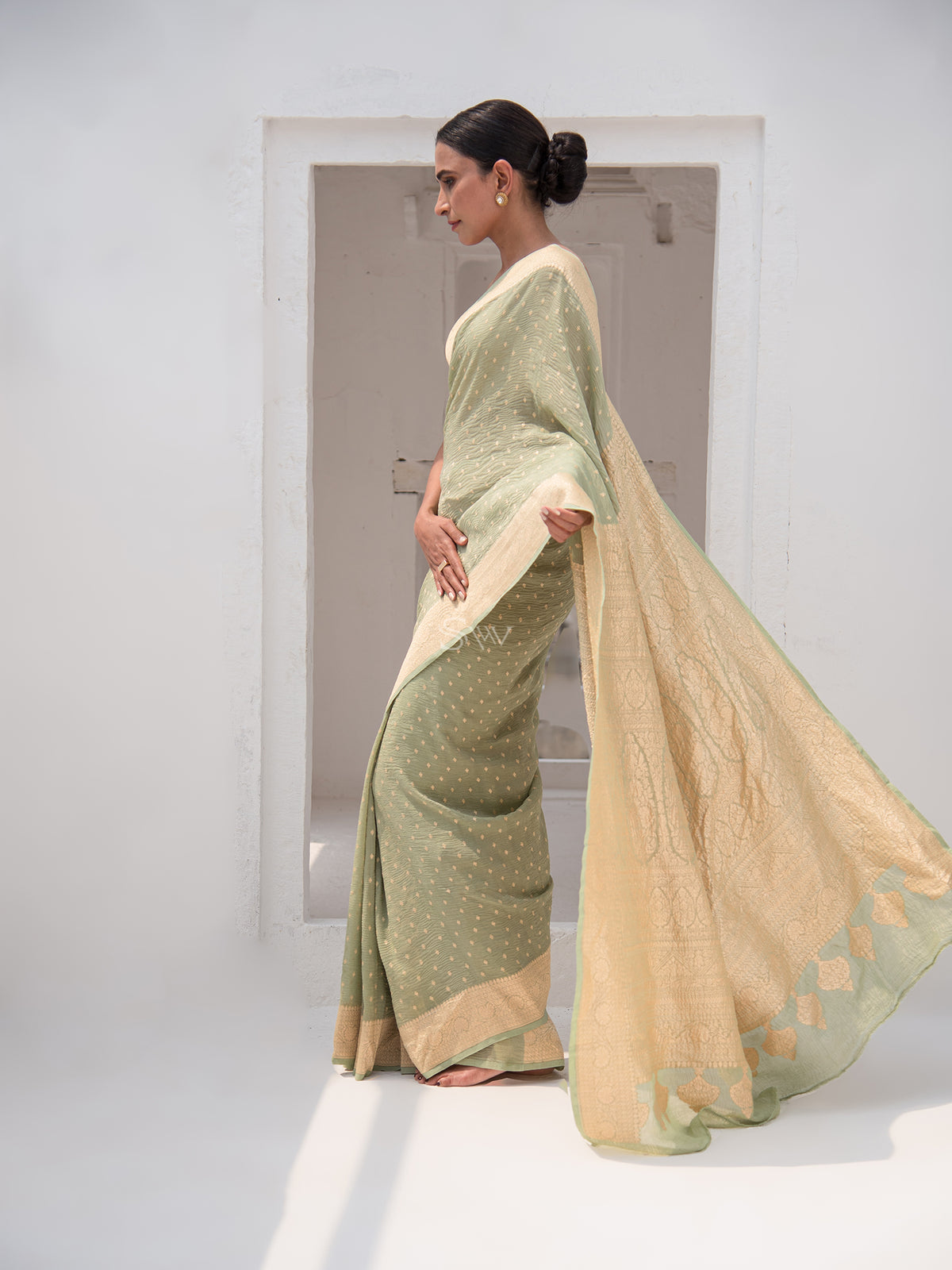 Moss Green Pure Crush Tissue Silk Handloom Banarasi Saree - Sacred Weaves