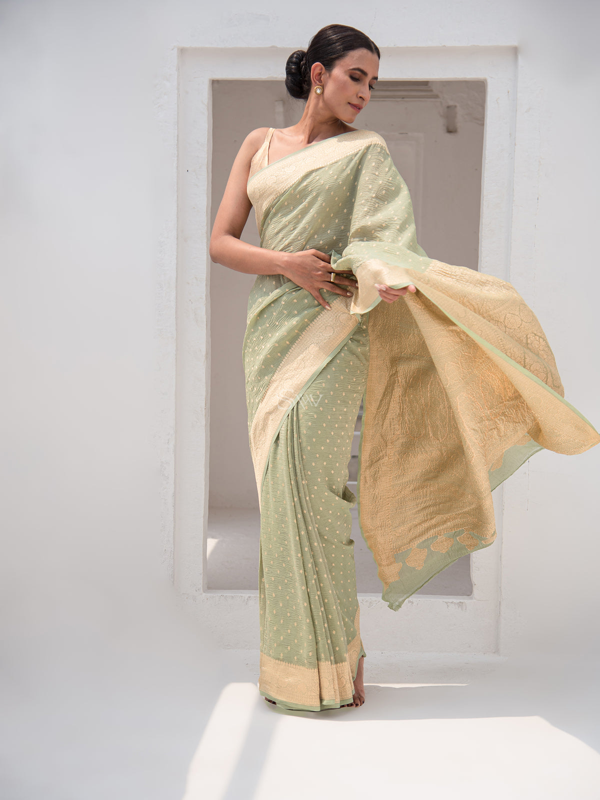 Moss Green Pure Crush Tissue Silk Handloom Banarasi Saree - Sacred Weaves