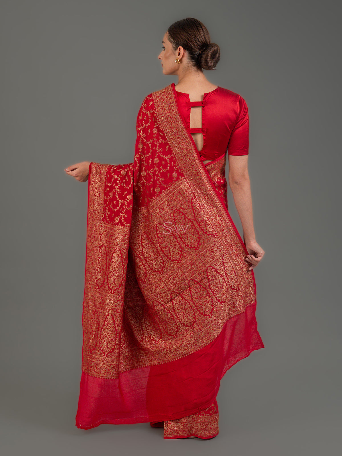 Red Jaal Crepe Silk Handloom Banarasi Saree - Sacred Weaves