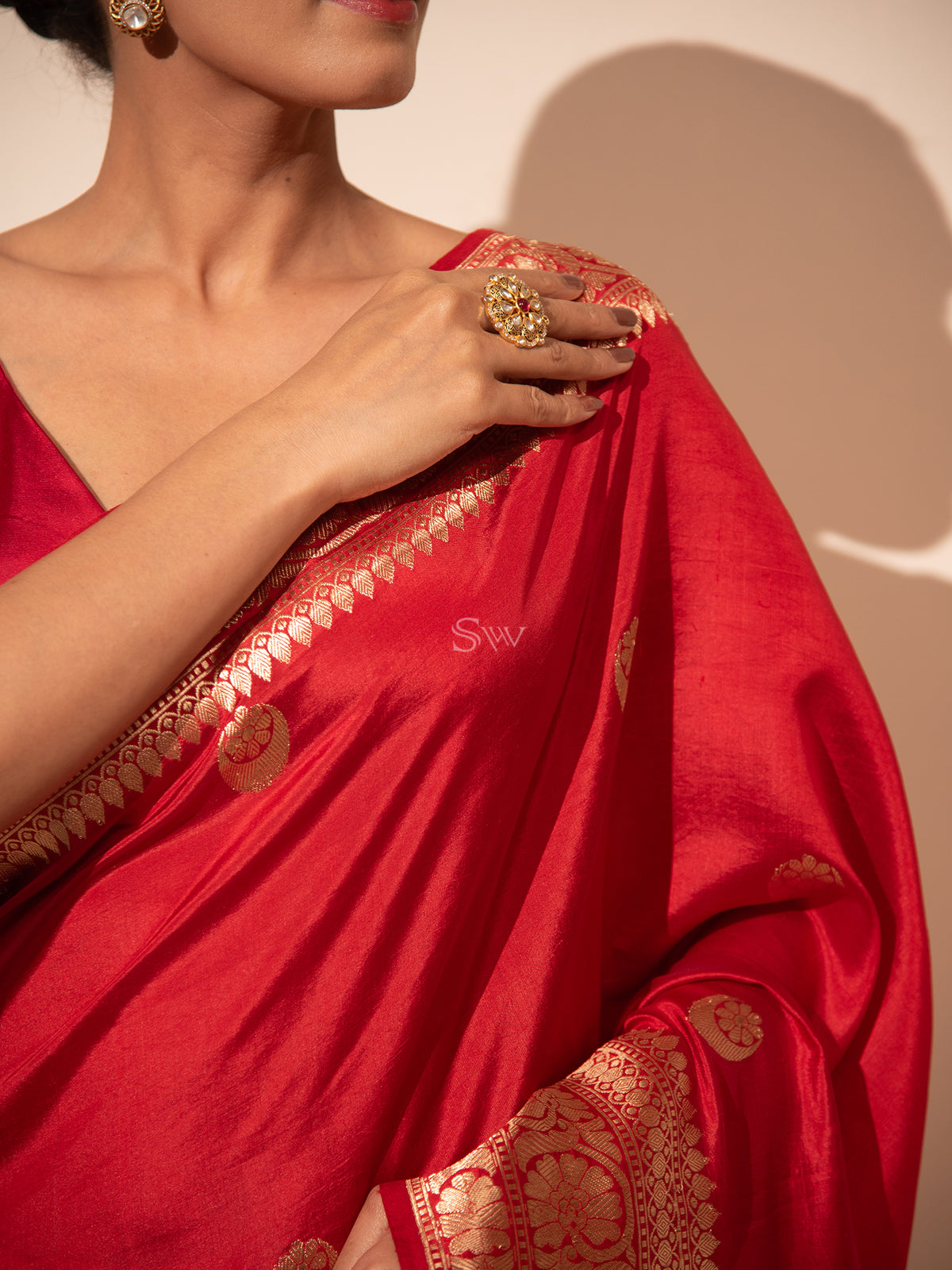 Red Booti Katan Silk Handloom Banarasi Saree