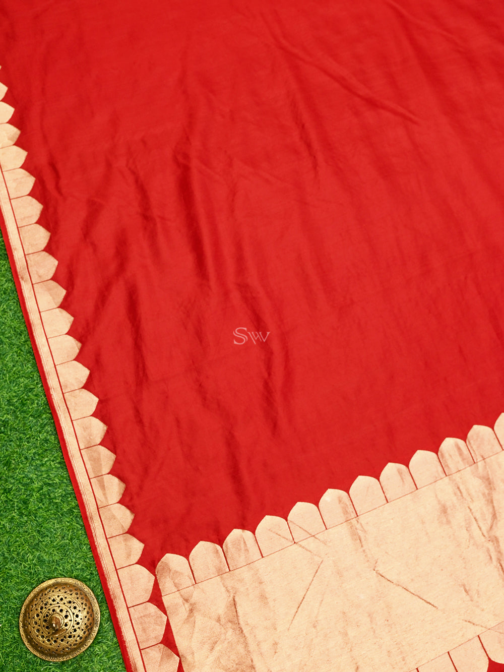Red Plain Katan Silk Handloom Banarasi Saree - Sacred Weaves