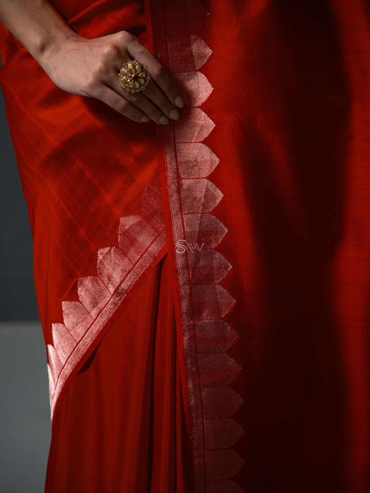 Red Plain Katan Silk Handloom Banarasi Saree - Sacred Weaves