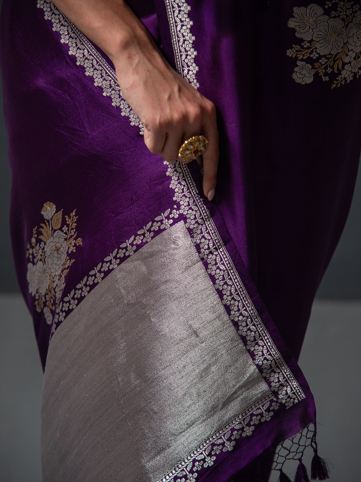 Purple Boota Organza Silk Handloom Banarasi Saree - Sacred Weaves