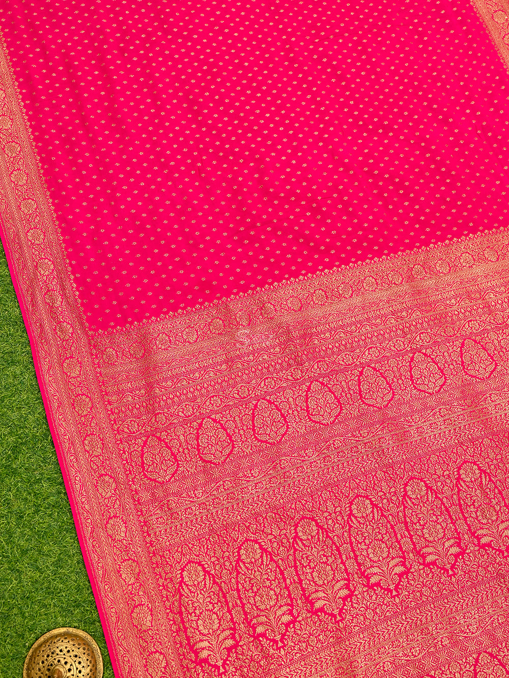 Magenta Booti Crepe Silk Handloom Banarasi Saree - Sacred Weaves