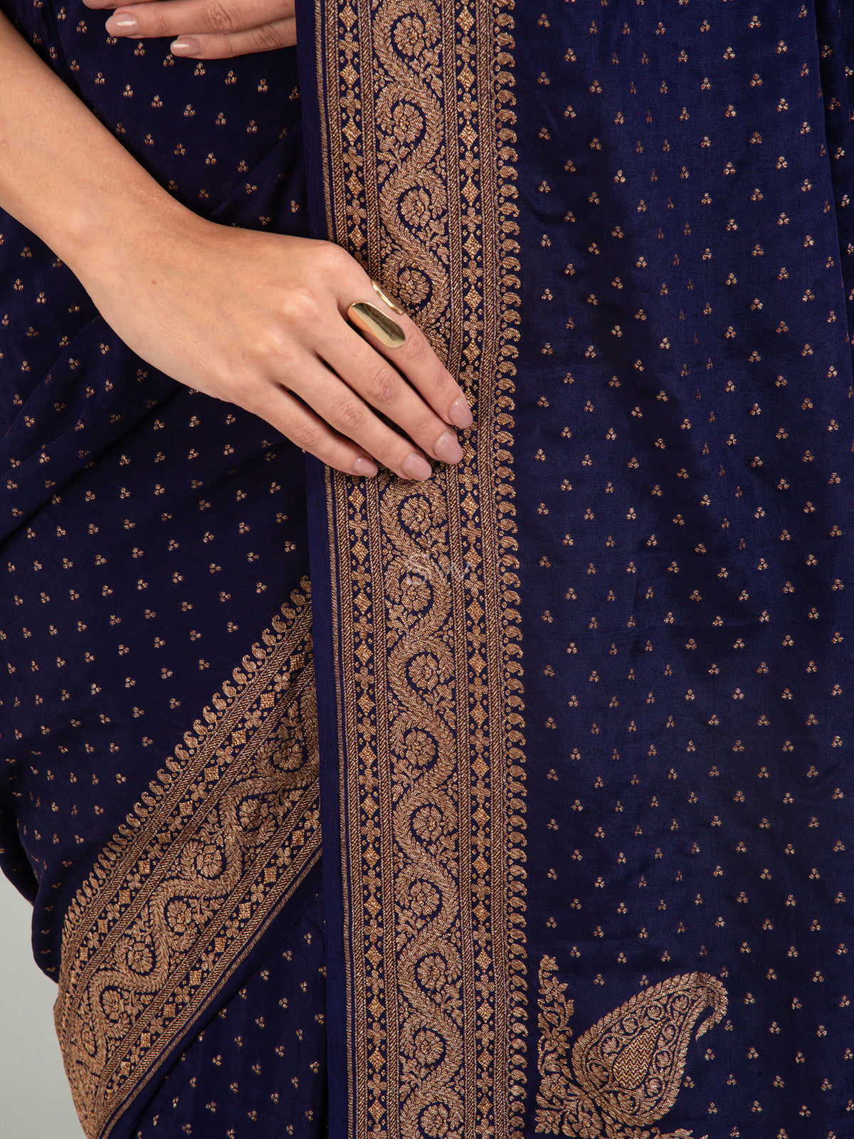 Navy Blue Booti Crepe Silk Handloom Banarasi Saree - Sacred Weaves
