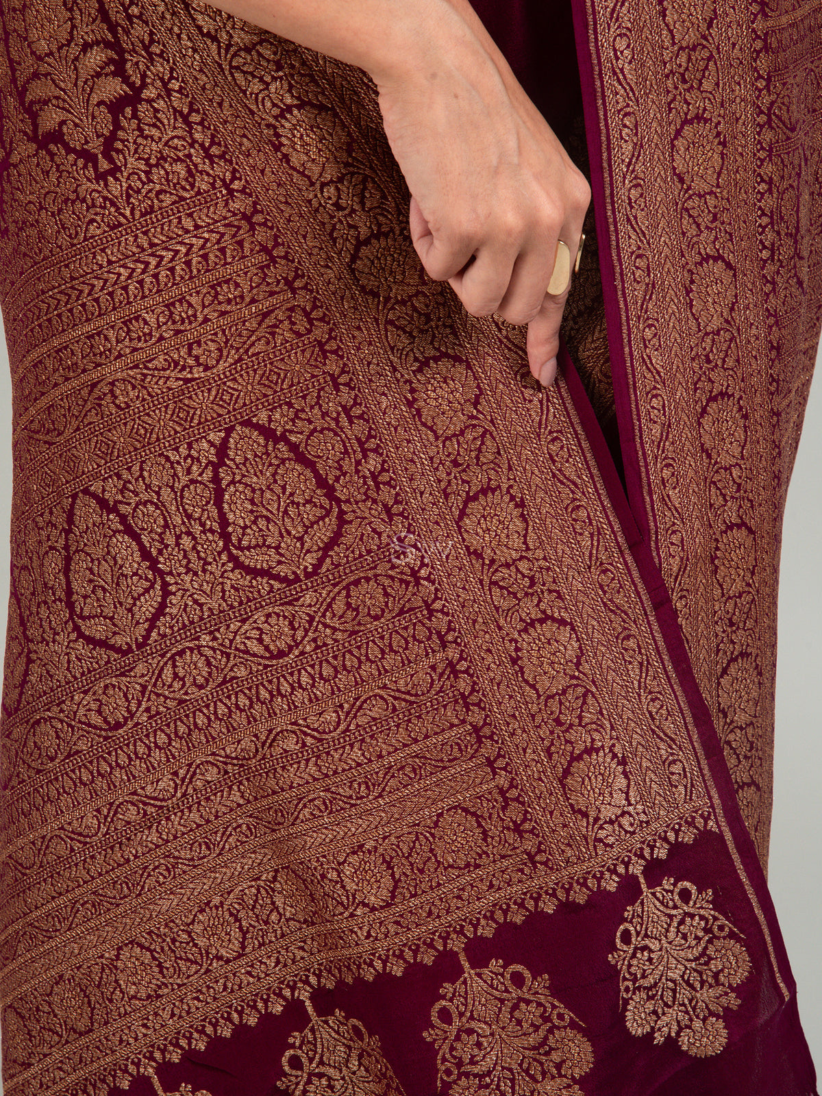 Wine Jaal Crepe Silk Handloom Banarasi Saree - Sacred Weaves