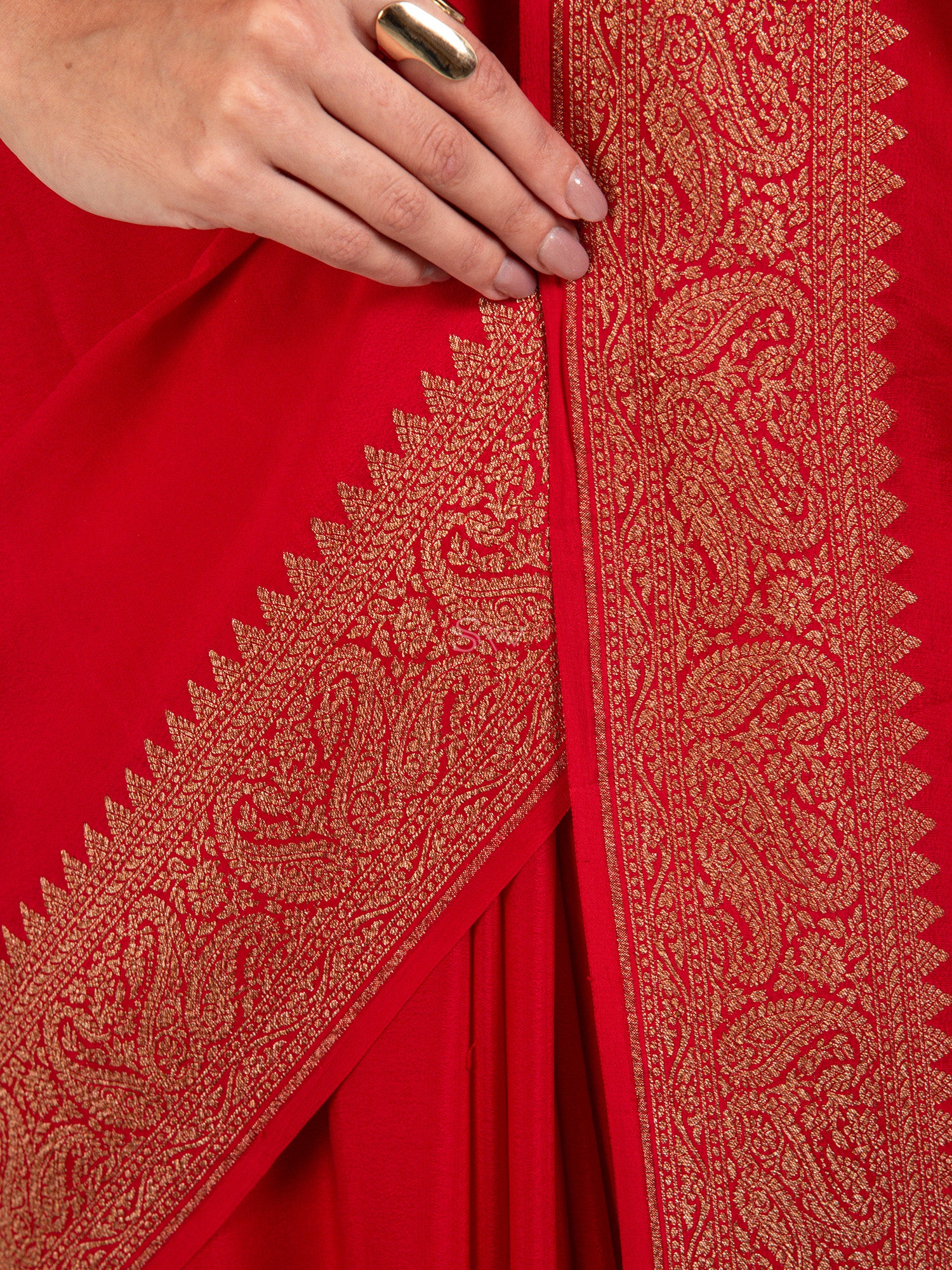 Red Plain Crepe Silk Handloom Banarasi Saree - Sacred Weaves