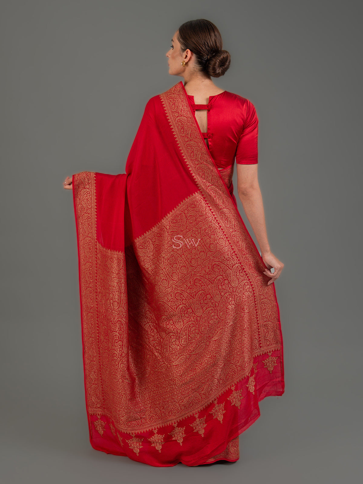Red Plain Crepe Silk Handloom Banarasi Saree - Sacred Weaves
