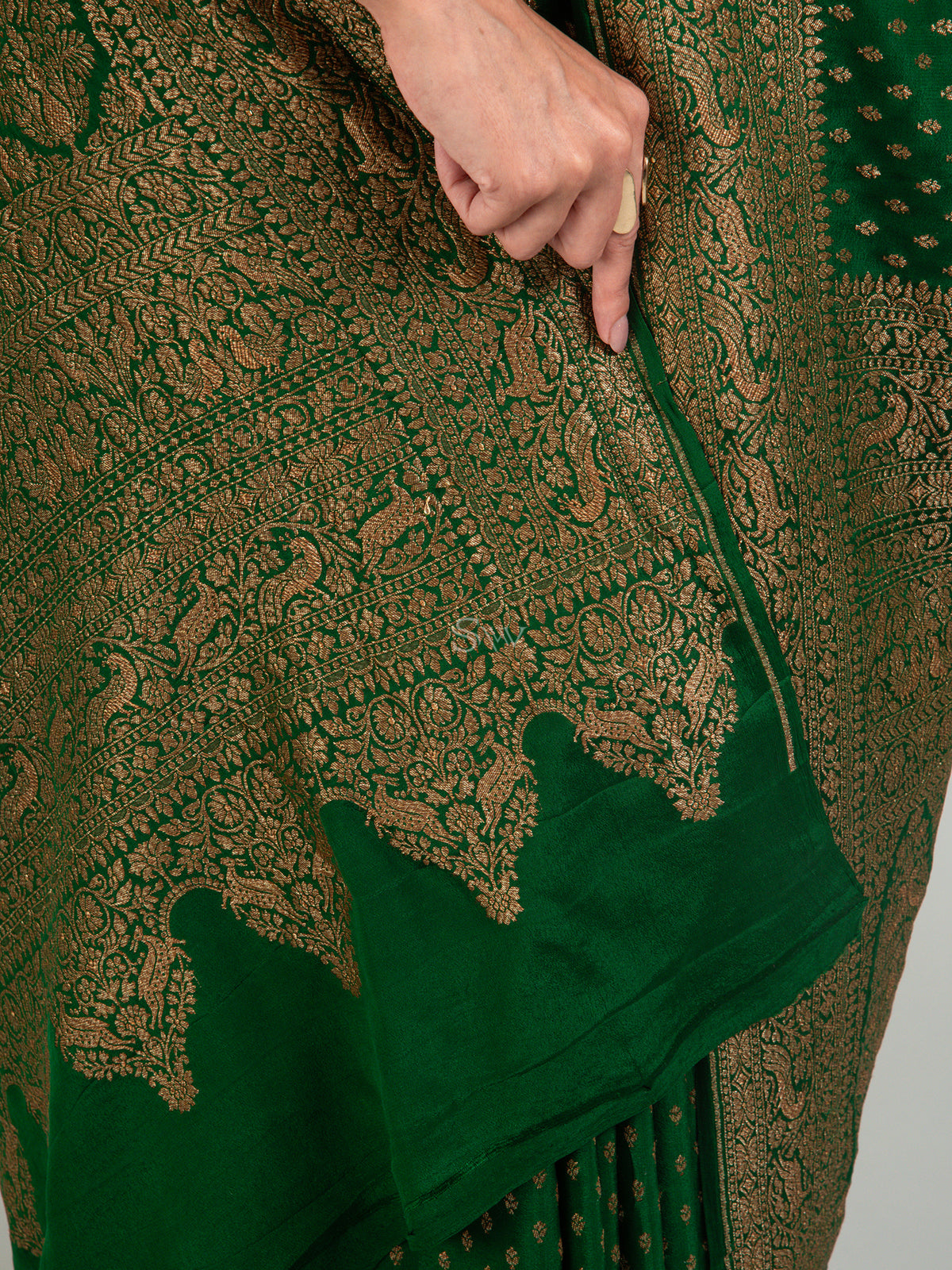 Dark Green Booti Crepe Silk Handloom Banarasi Saree -Sacred Weaves