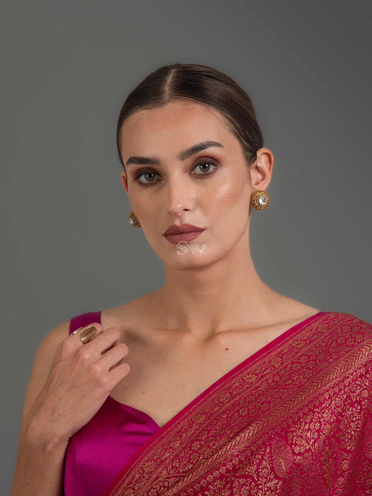 Magenta Jaal Crepe Silk Handloom Banarasi Saree - Sacred Weaves