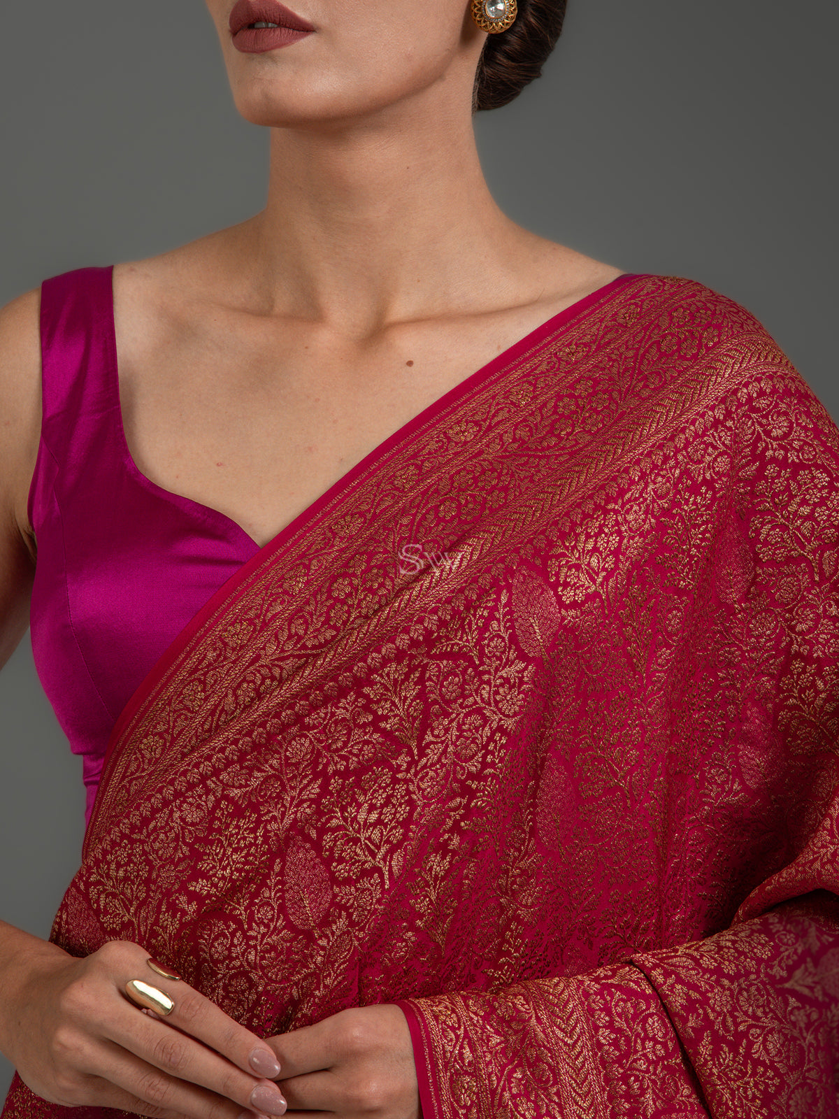 Magenta Jaal Crepe Silk Handloom Banarasi Saree - Sacred Weaves