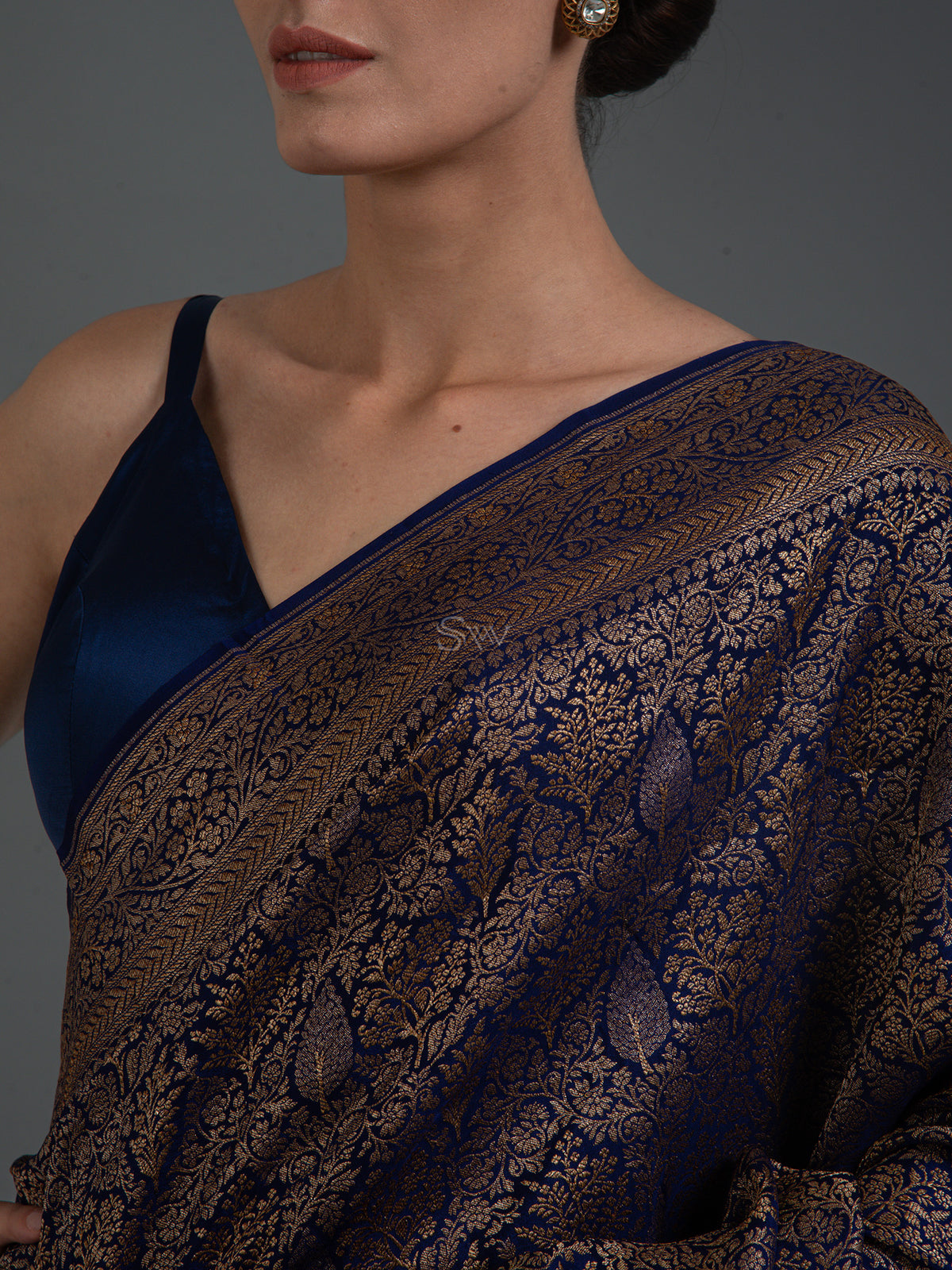 Navy Blue Jaal Crepe Silk Handloom Banarasi Saree - Sacred Weaves 
