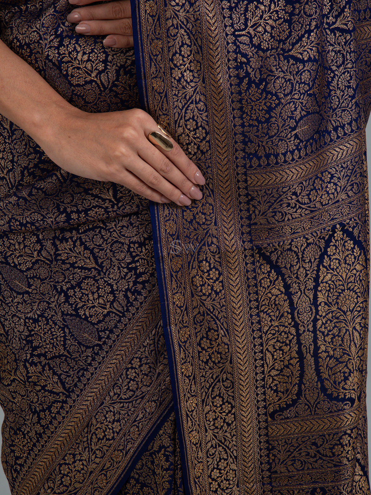 Navy Blue Jaal Crepe Silk Handloom Banarasi Saree - Sacred Weaves 