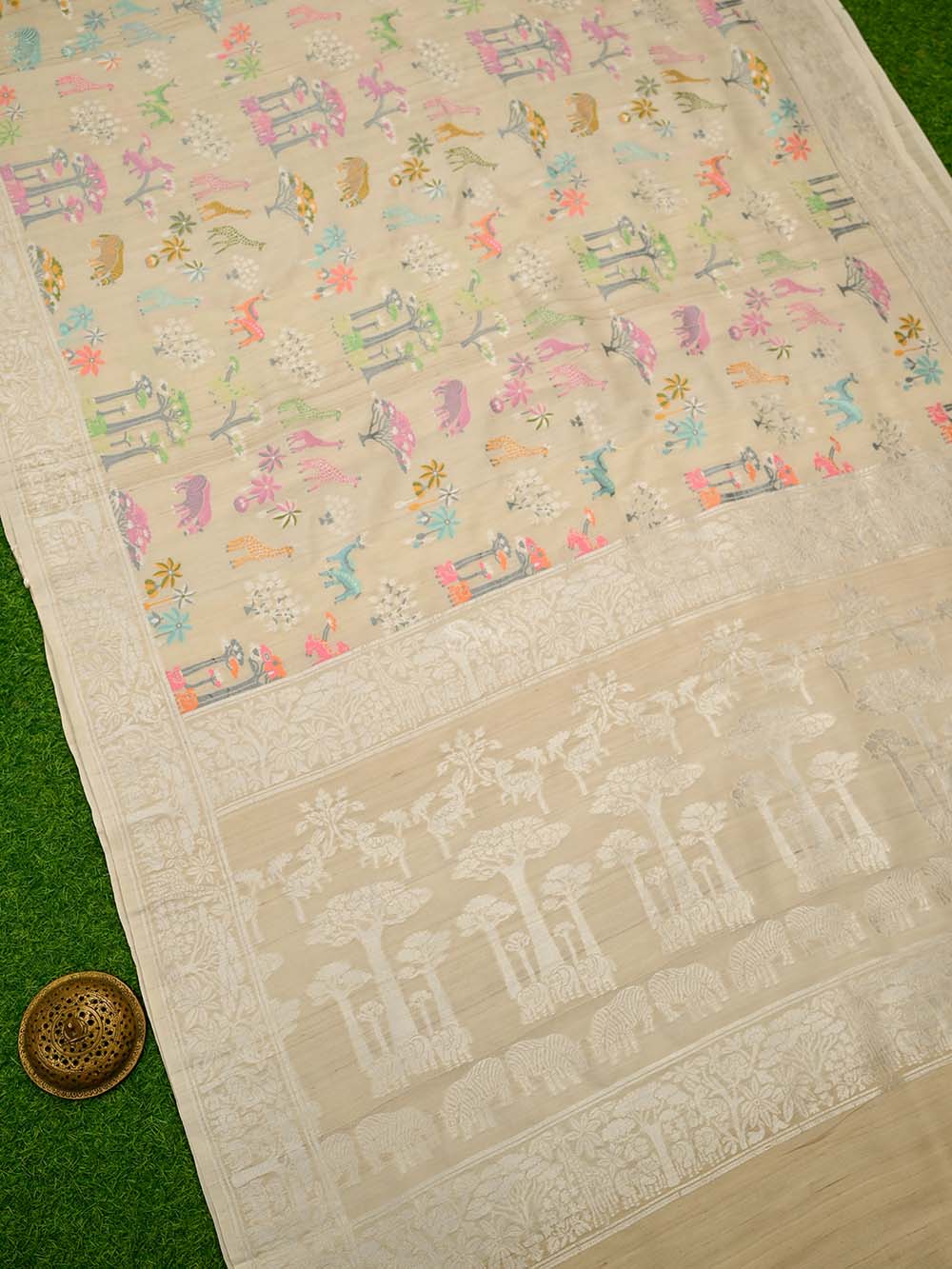 Off White Tussar Georgette Handloom Banarasi Saree - Sacred Weaves