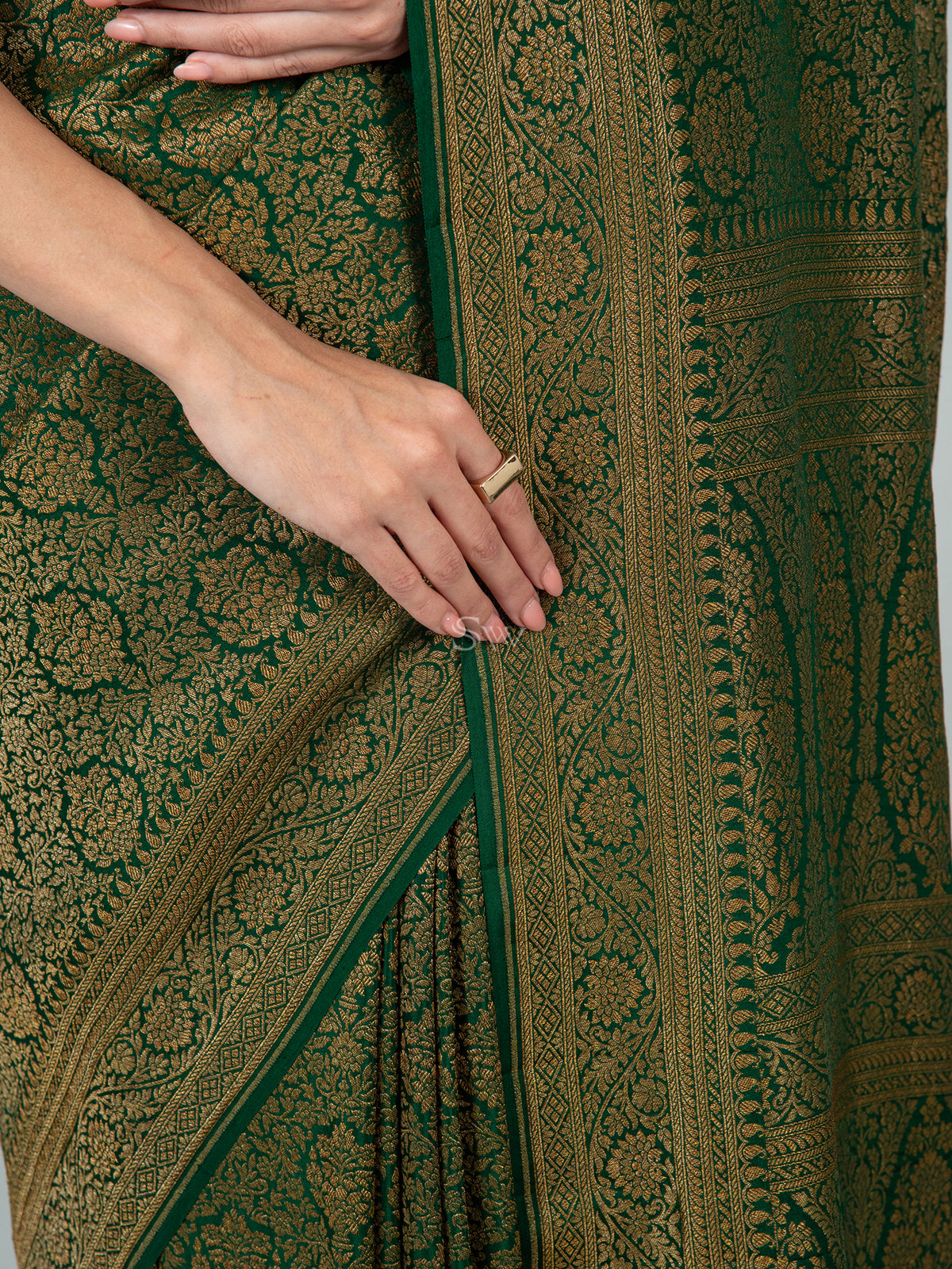 Bottle Green Jaal Crepe Silk Handloom Banarasi Saree - Sacred Weaves