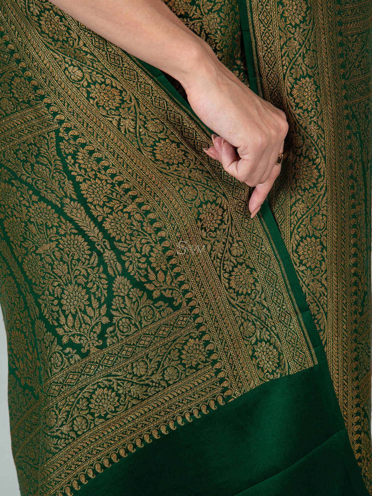 Bottle Green Jaal Crepe Silk Handloom Banarasi Saree - Sacred Weaves